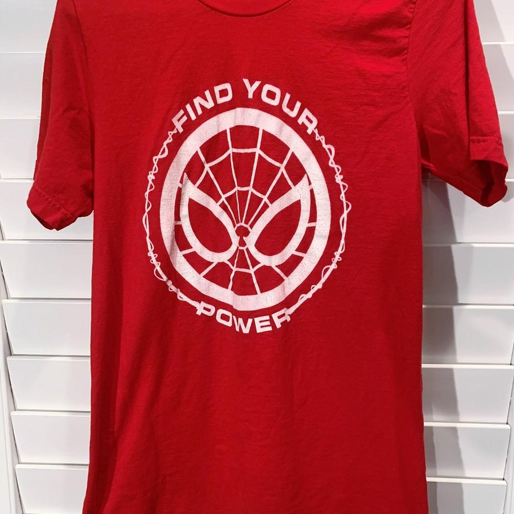 Spider-Man Red T-Shirt Size‎ Medium